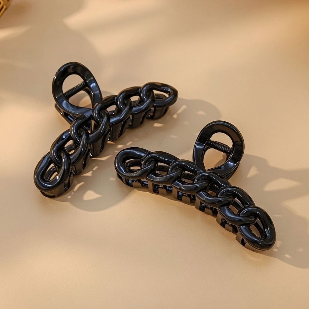 Statement Chain Link Claw Clip